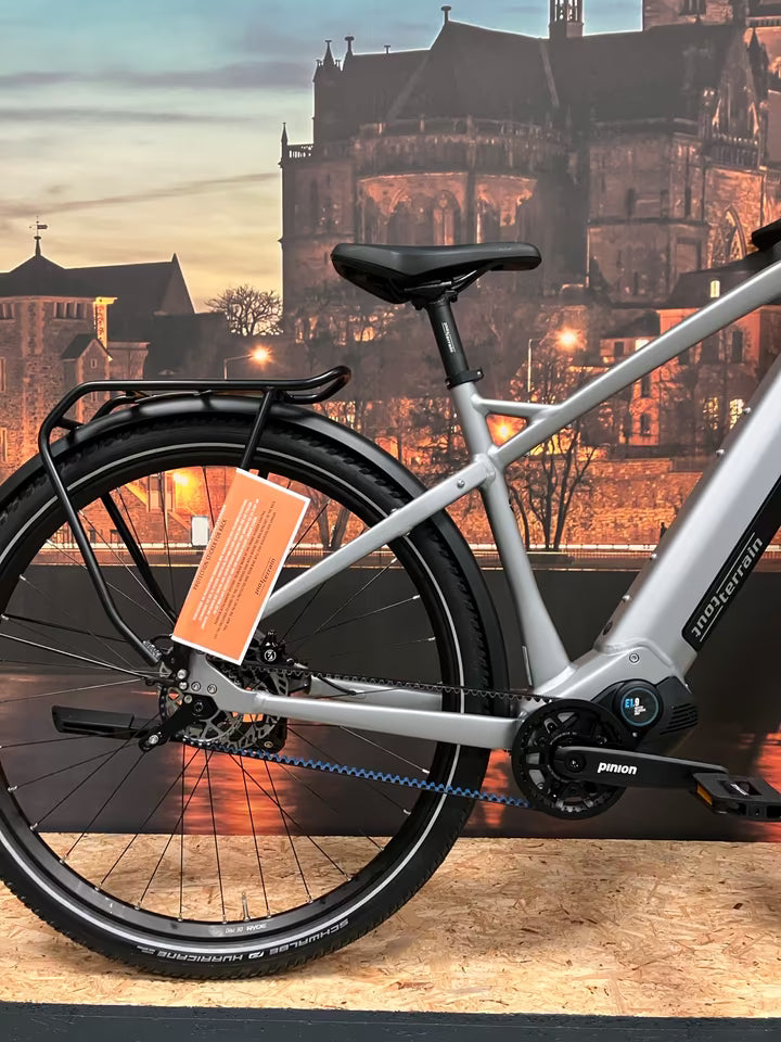 Tout Terrain Appia Select 4.1 – Premium E-Trekking-Bike mit Pinion-Antrieb und 700 Wh Akku Cromo Lucido Matt