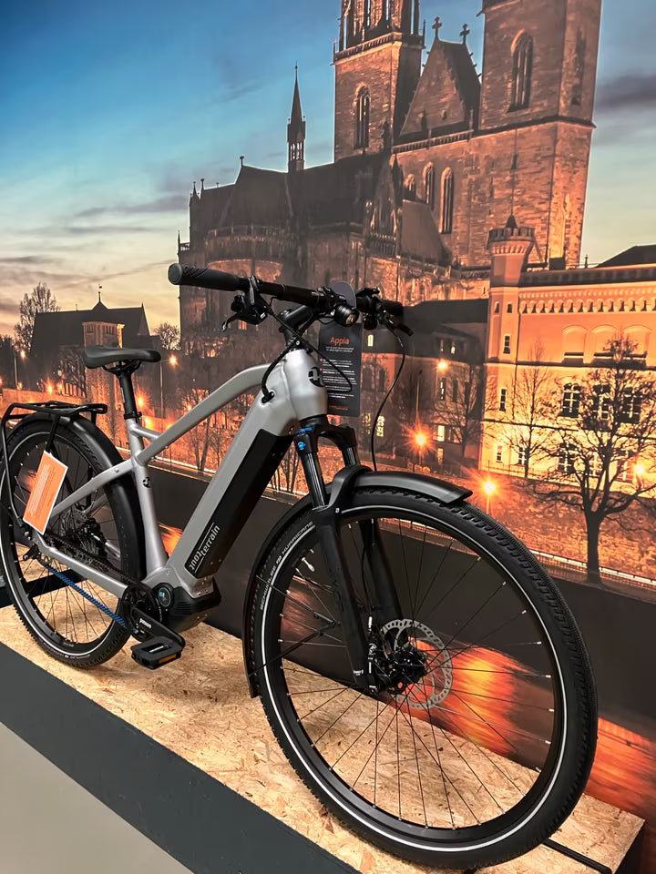 Tout Terrain Appia Select 4.1 – Premium E-Trekking-Bike mit Pinion-Antrieb und 700 Wh Akku Cromo Lucido Matt