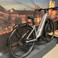 Tout Terrain Appia Mixte Select 5.1– Premium E-Trekking-Bike mit Pinion-Antrieb und 700 Wh Akku Cromo Lucido Matt
