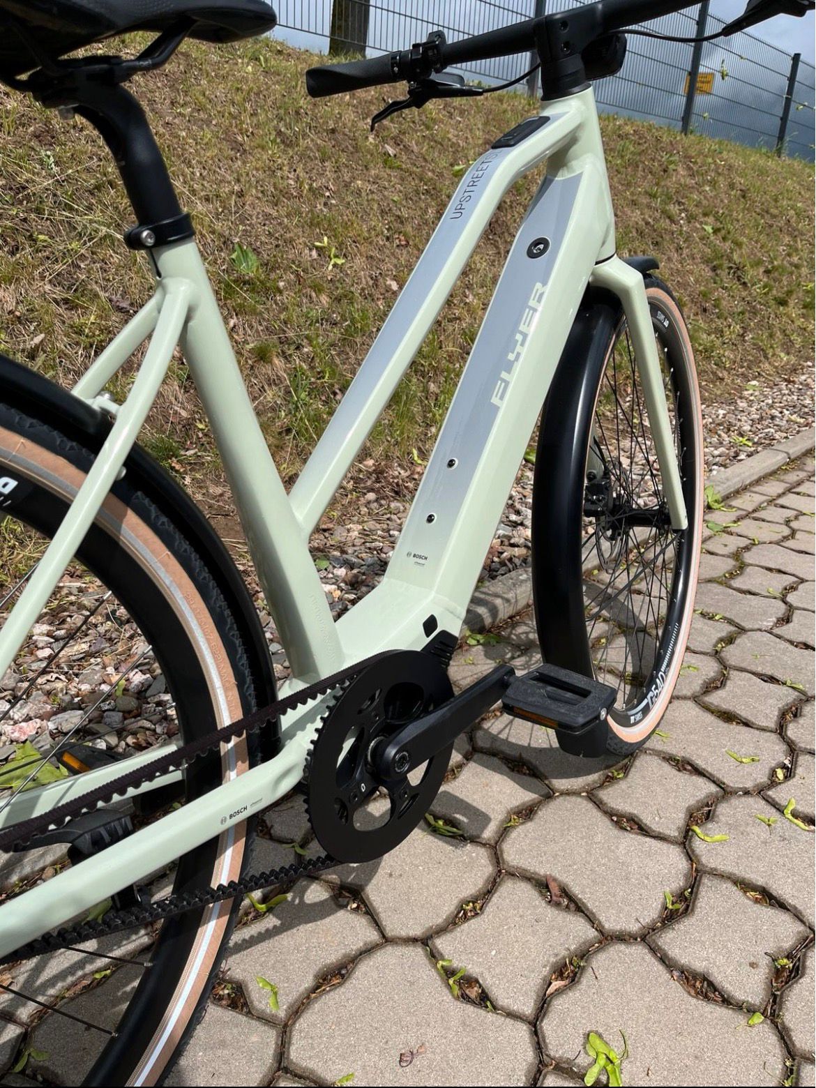 Hochwertige FLYER E-Bikes FLYER Upstreet SL 3.63 Mixed Frosty – Fahrradliebe GbR