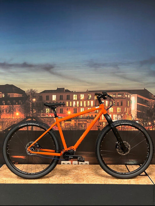 Hochwertiges Alltags und Reiserad Tout Terrain Outback Xplore II 29 Select 4.1 TT Edition Reinorange glänzend